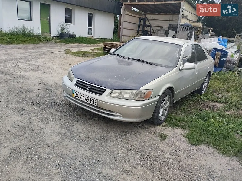 Toyota Camry 2000