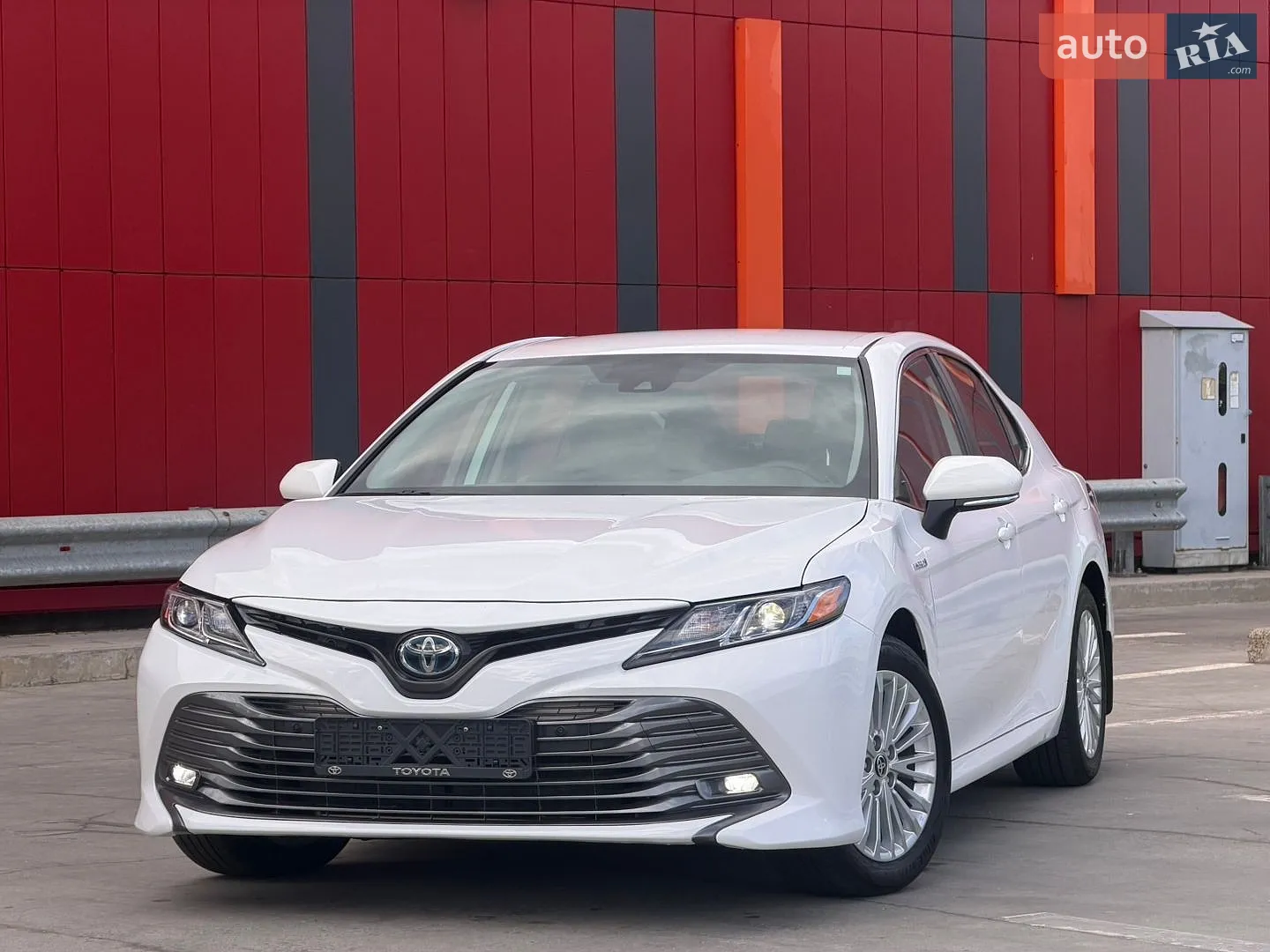 2019 Toyota Camry - фото 1