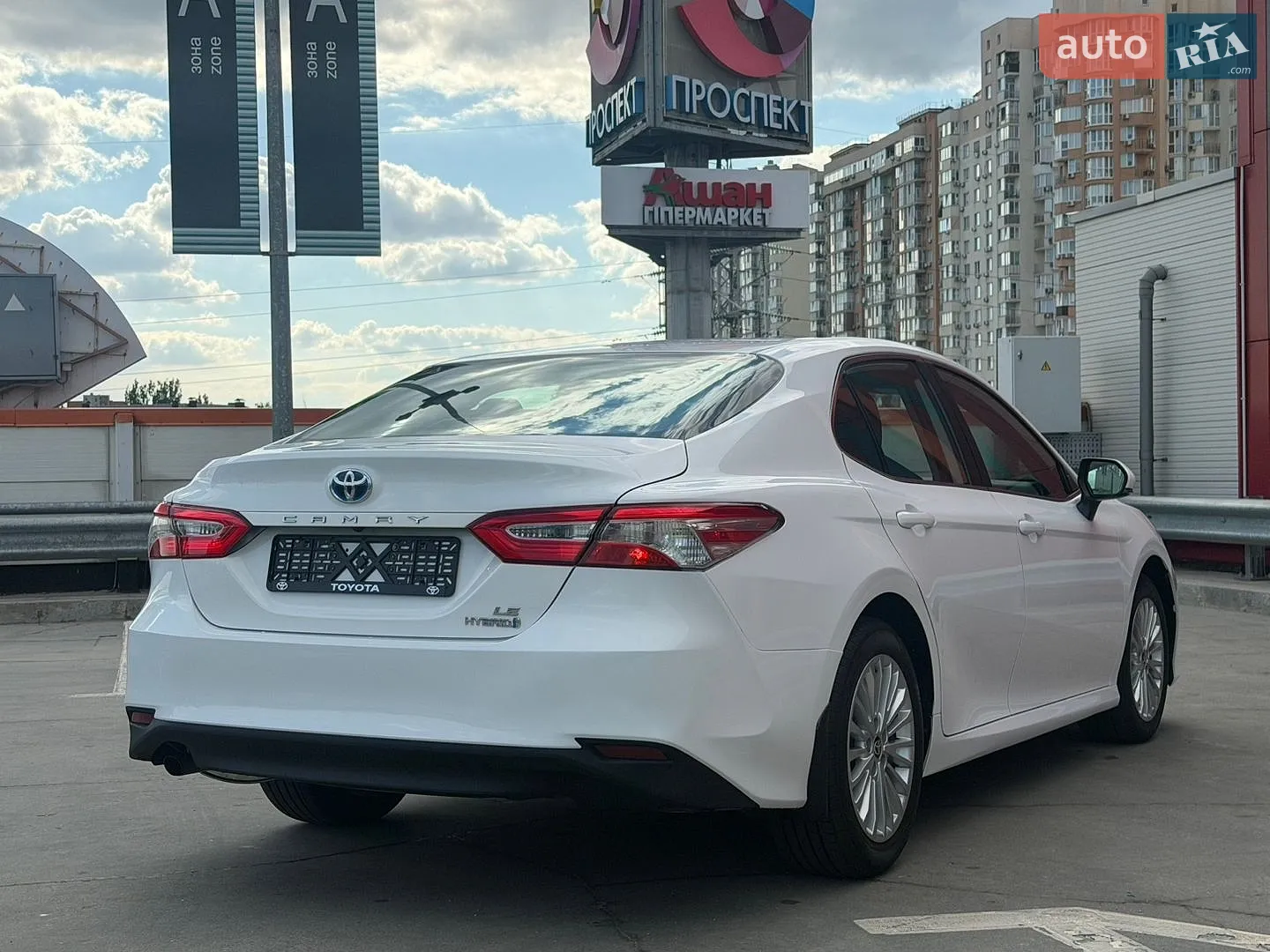 2019 Toyota Camry - мініатюра 9