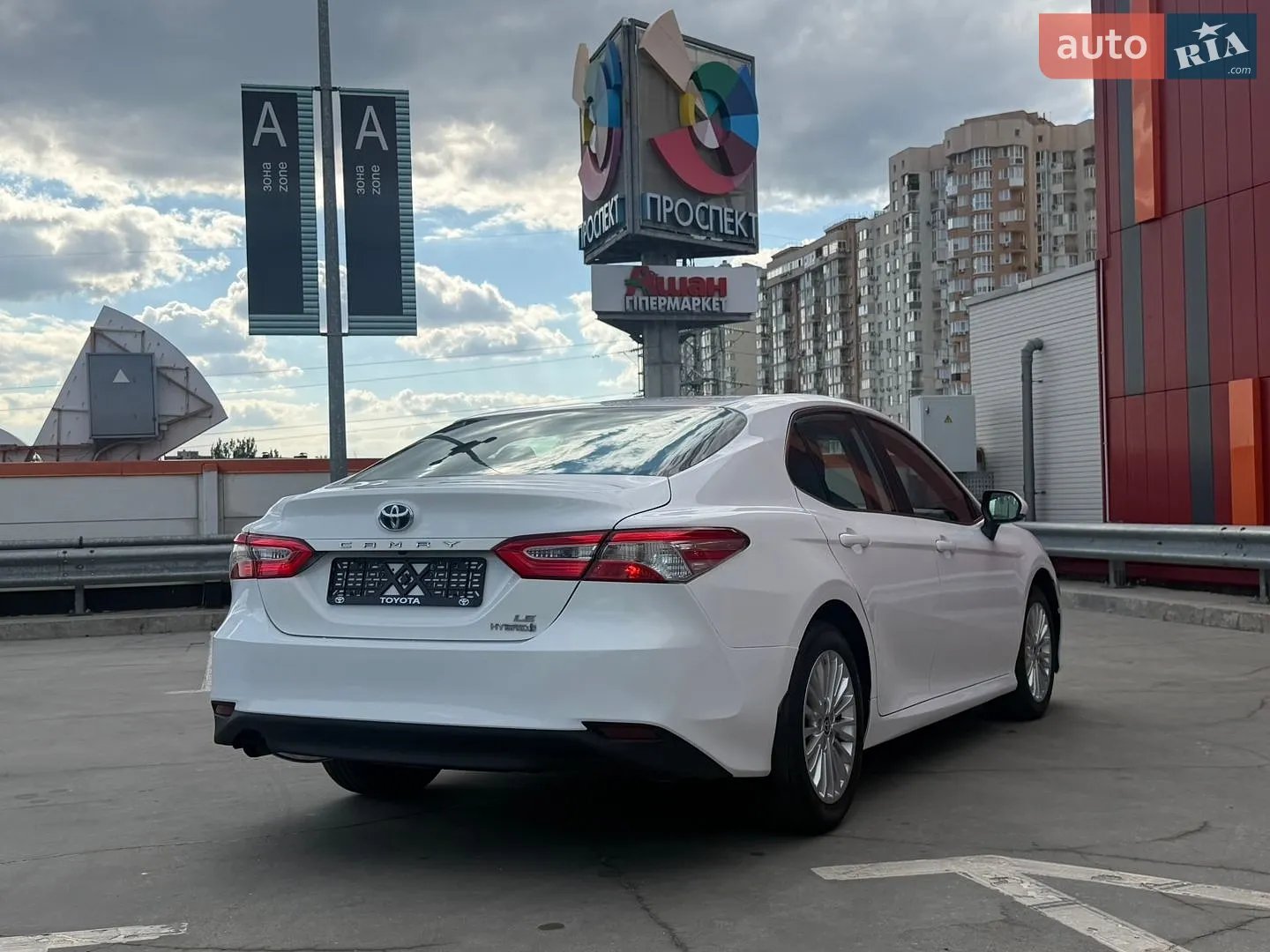 2019 Toyota Camry - мініатюра 10