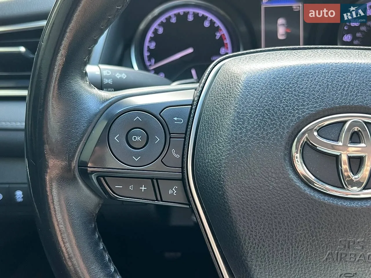 2018 Toyota Camry - мініатюра 17