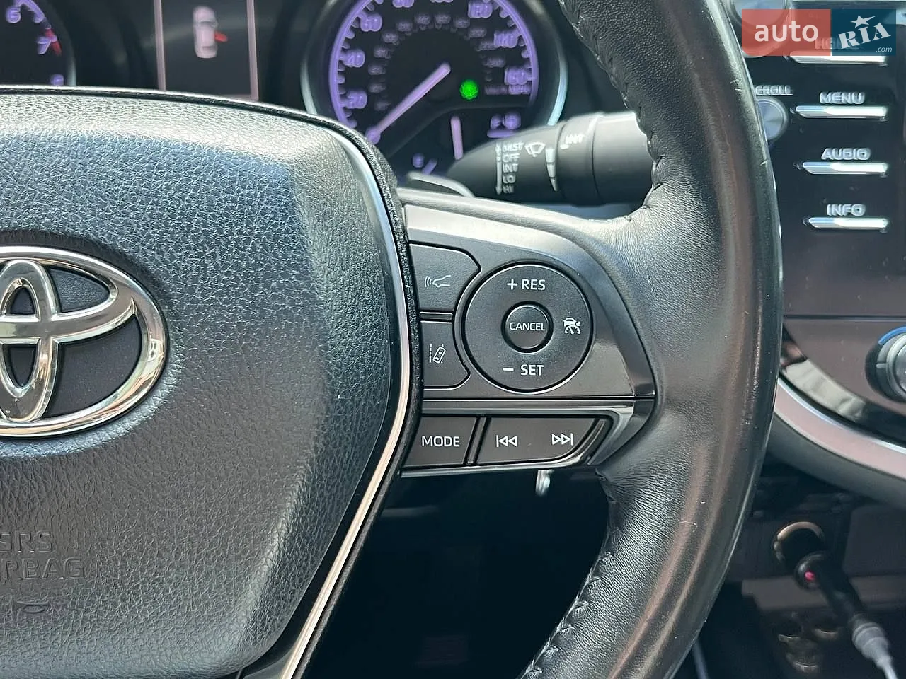 2018 Toyota Camry - мініатюра 18