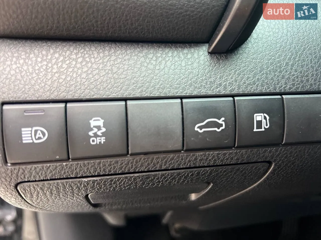 2018 Toyota Camry - мініатюра 26