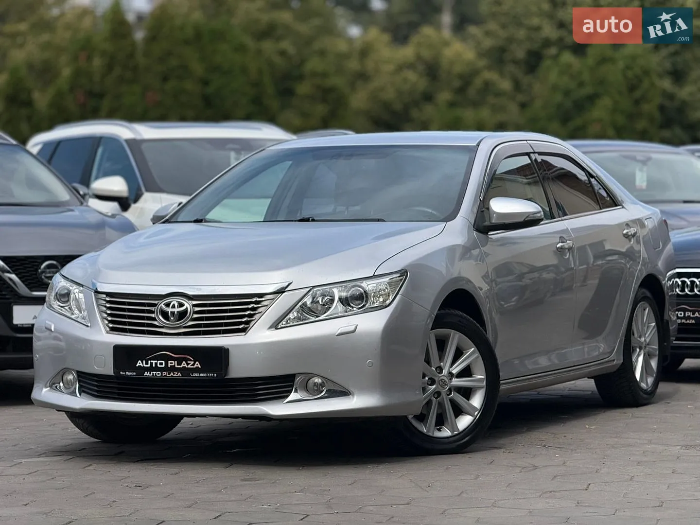 2012 Toyota Camry - фото 1