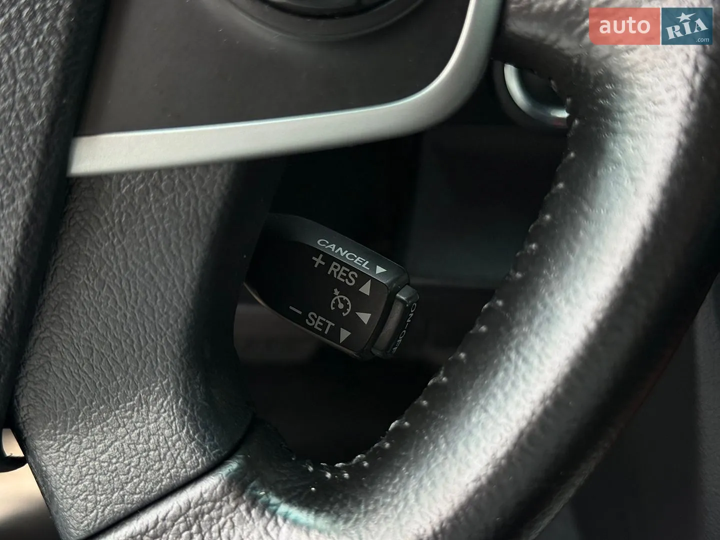 2012 Toyota Camry - мініатюра 35