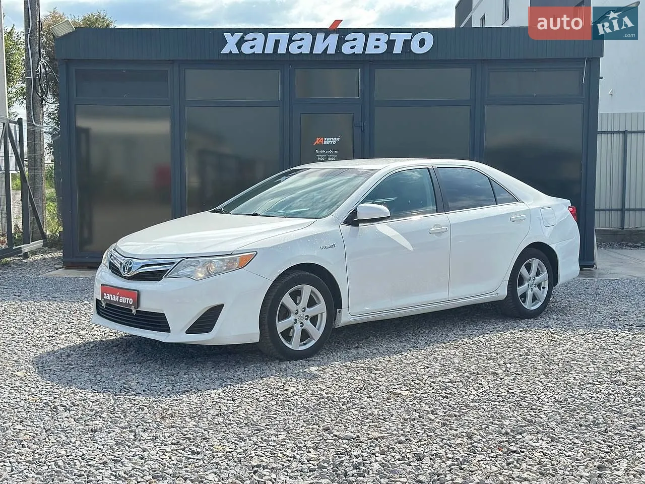2013 Toyota Camry - фото 1