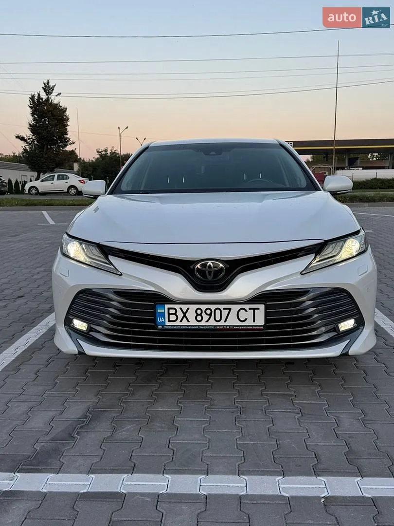 2017 Toyota Camry - фото 1