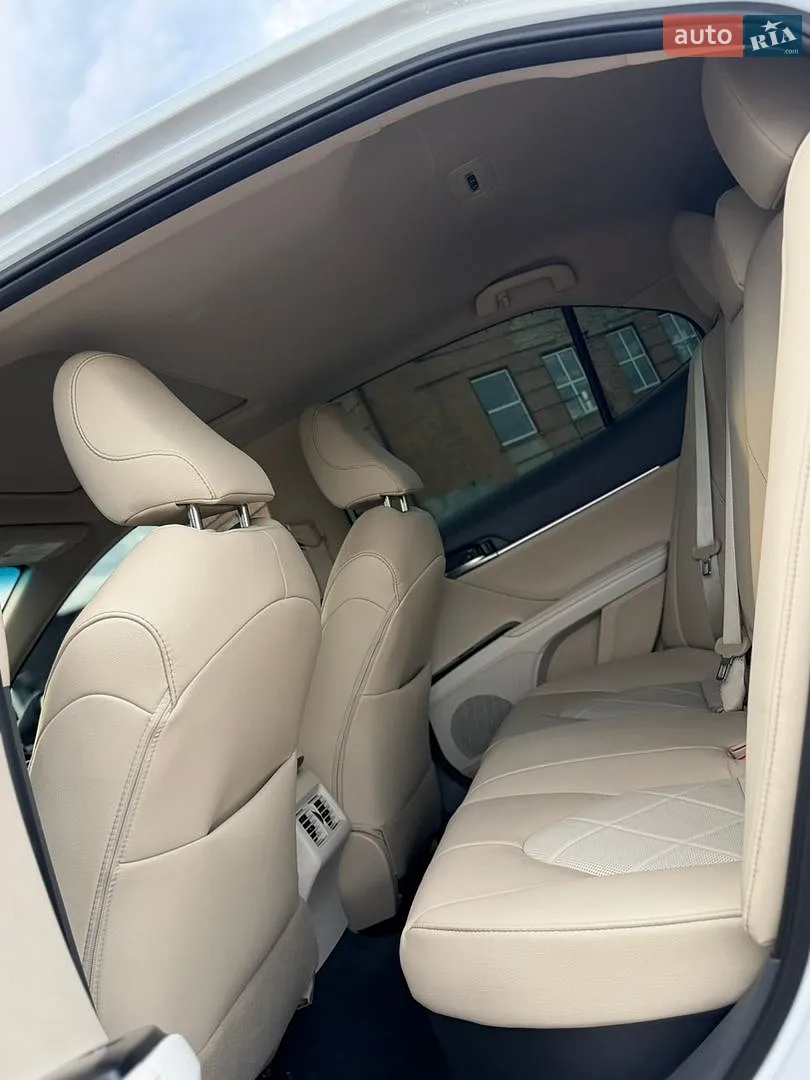 2018 Toyota Camry - мініатюра 2