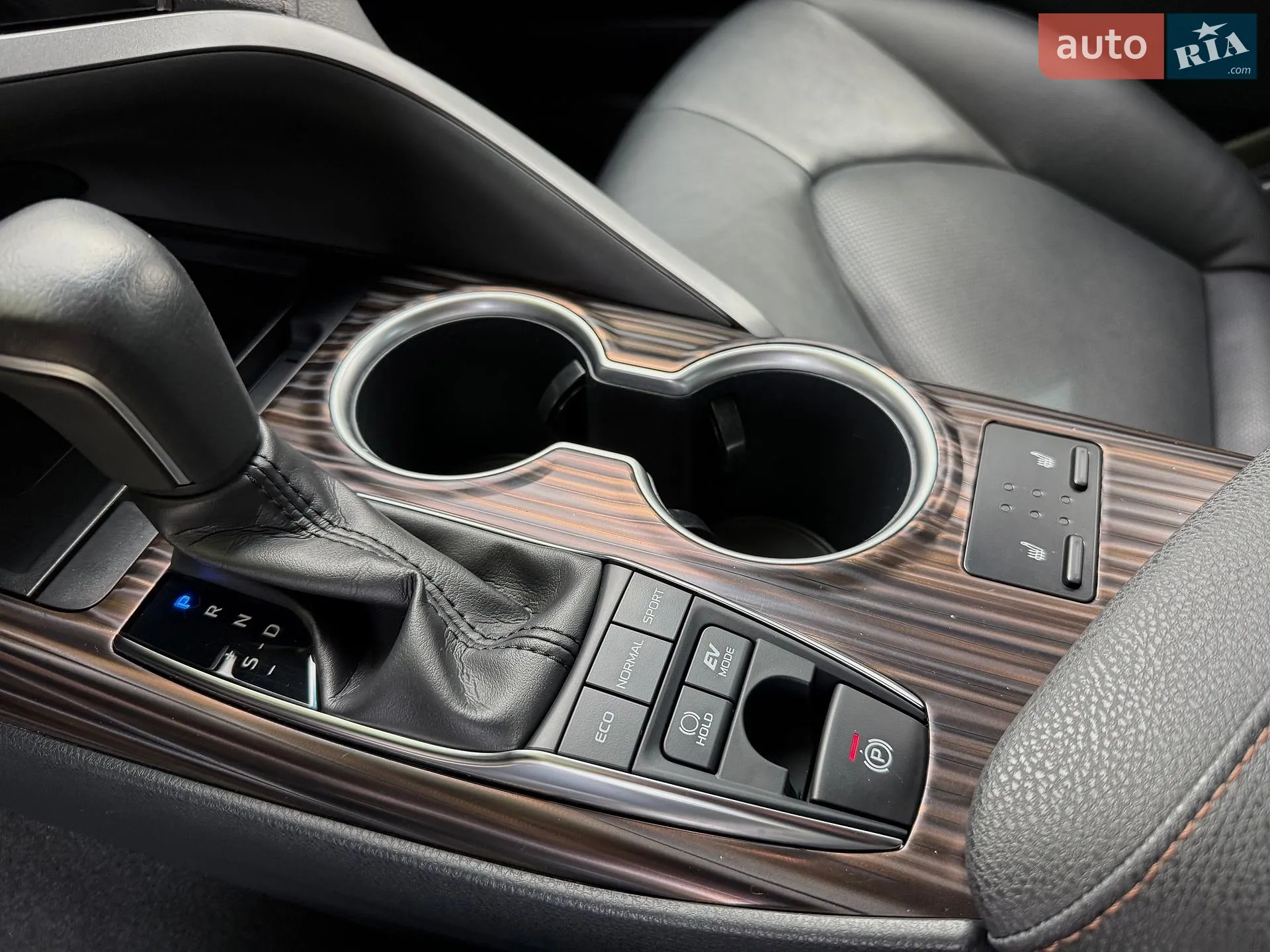 2020 Toyota Camry - мініатюра 17