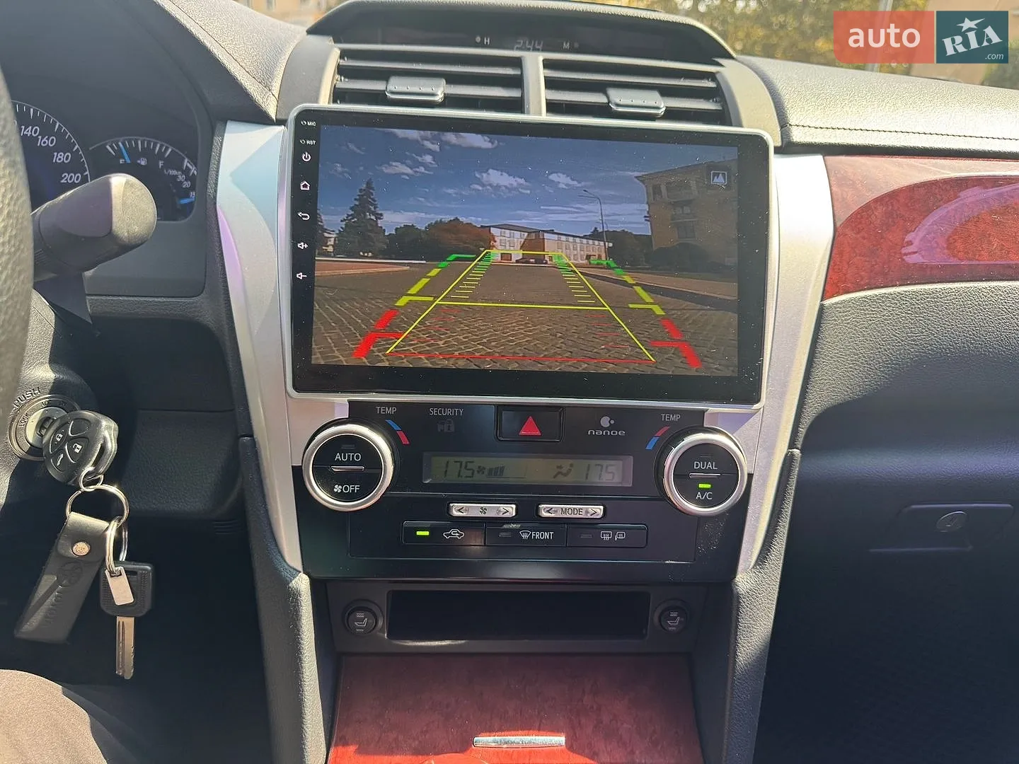 2013 Toyota Camry - мініатюра 17