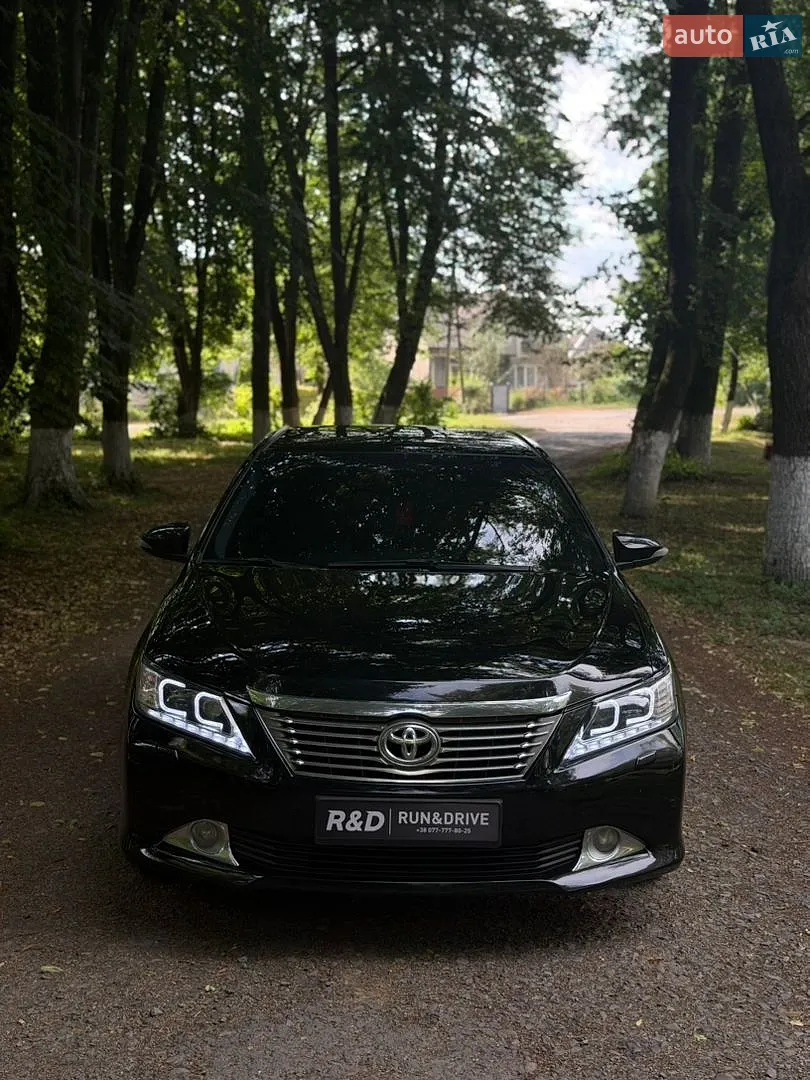 2013 Toyota Camry - фото 1