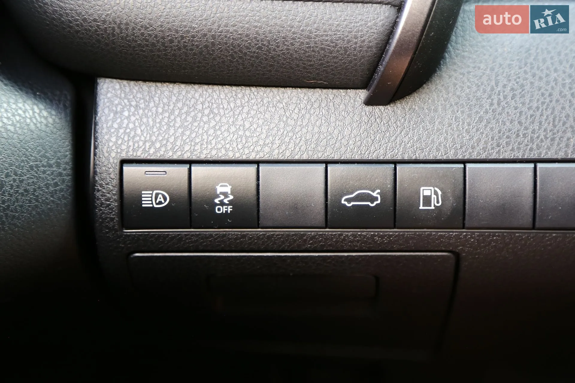2018 Toyota Camry - мініатюра 27