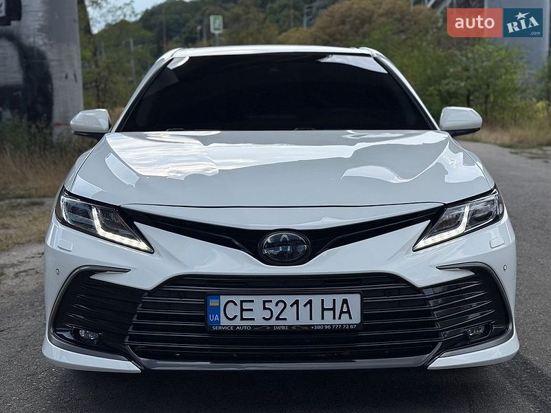 Седан Toyota Camry 2024 в Киеве