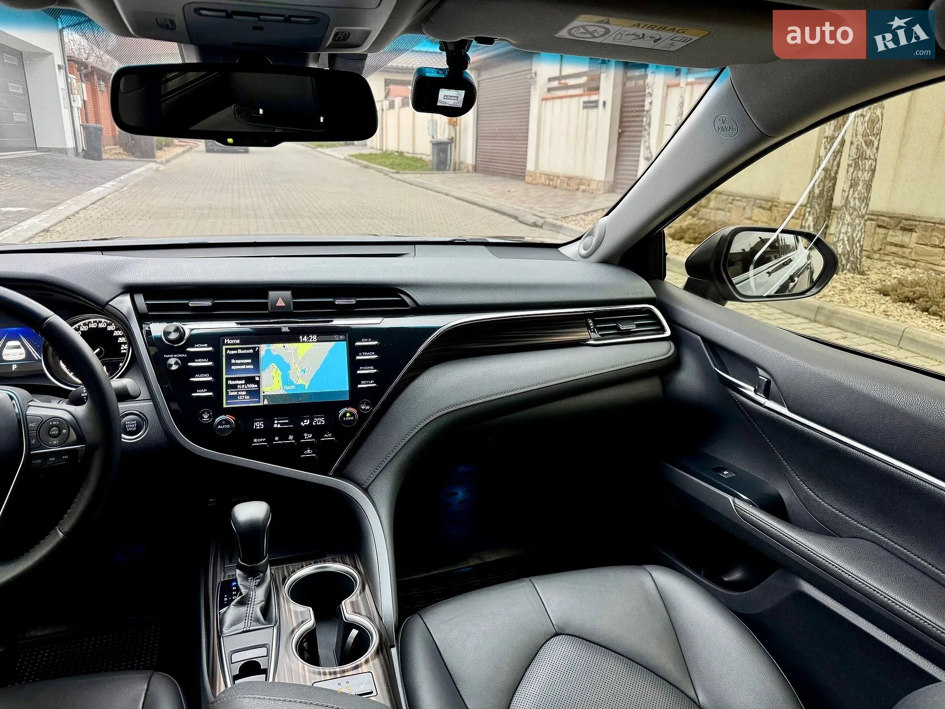 2018 Toyota Camry - мініатюра 12