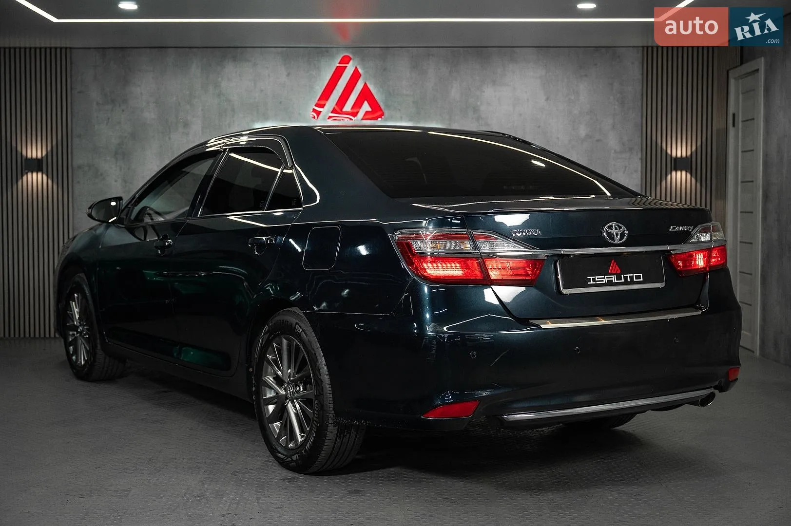 2016 Toyota Camry - мініатюра 17