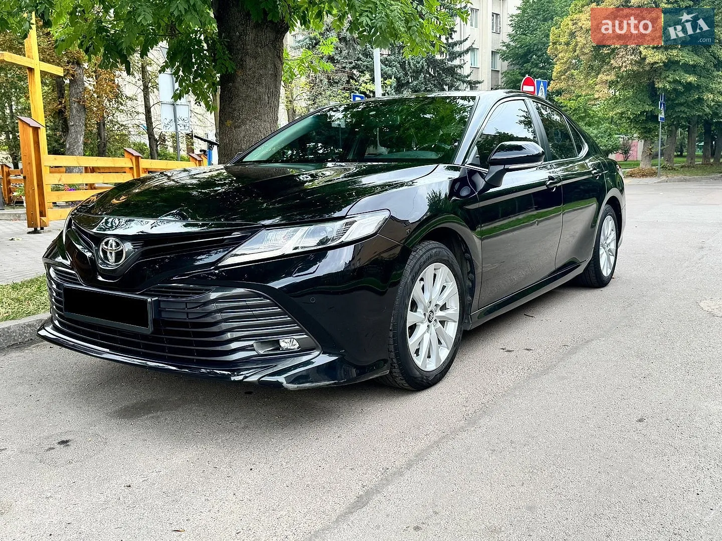 2019 Toyota Camry - мініатюра 2