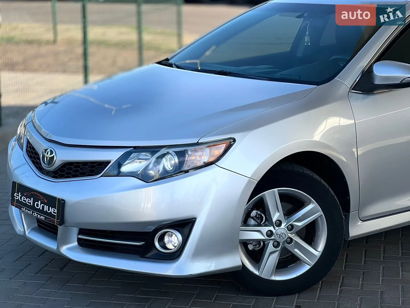 2014 Toyota Camry - мініатюра 2