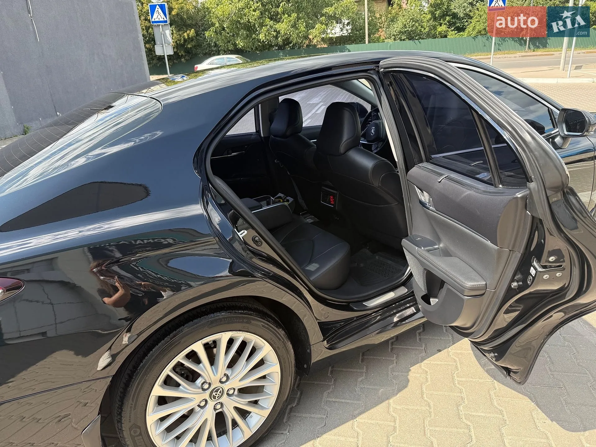 2018 Toyota Camry - мініатюра 17