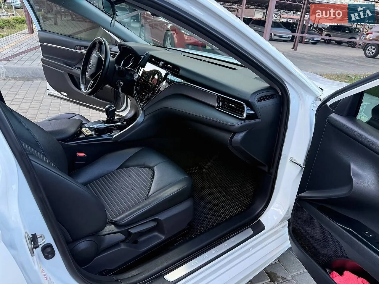 2019 Toyota Camry - мініатюра 17