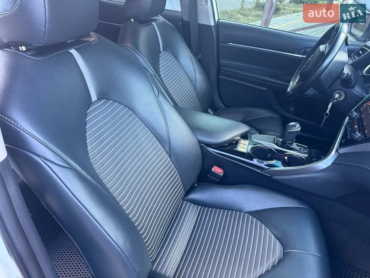 2019 Toyota Camry - мініатюра 16