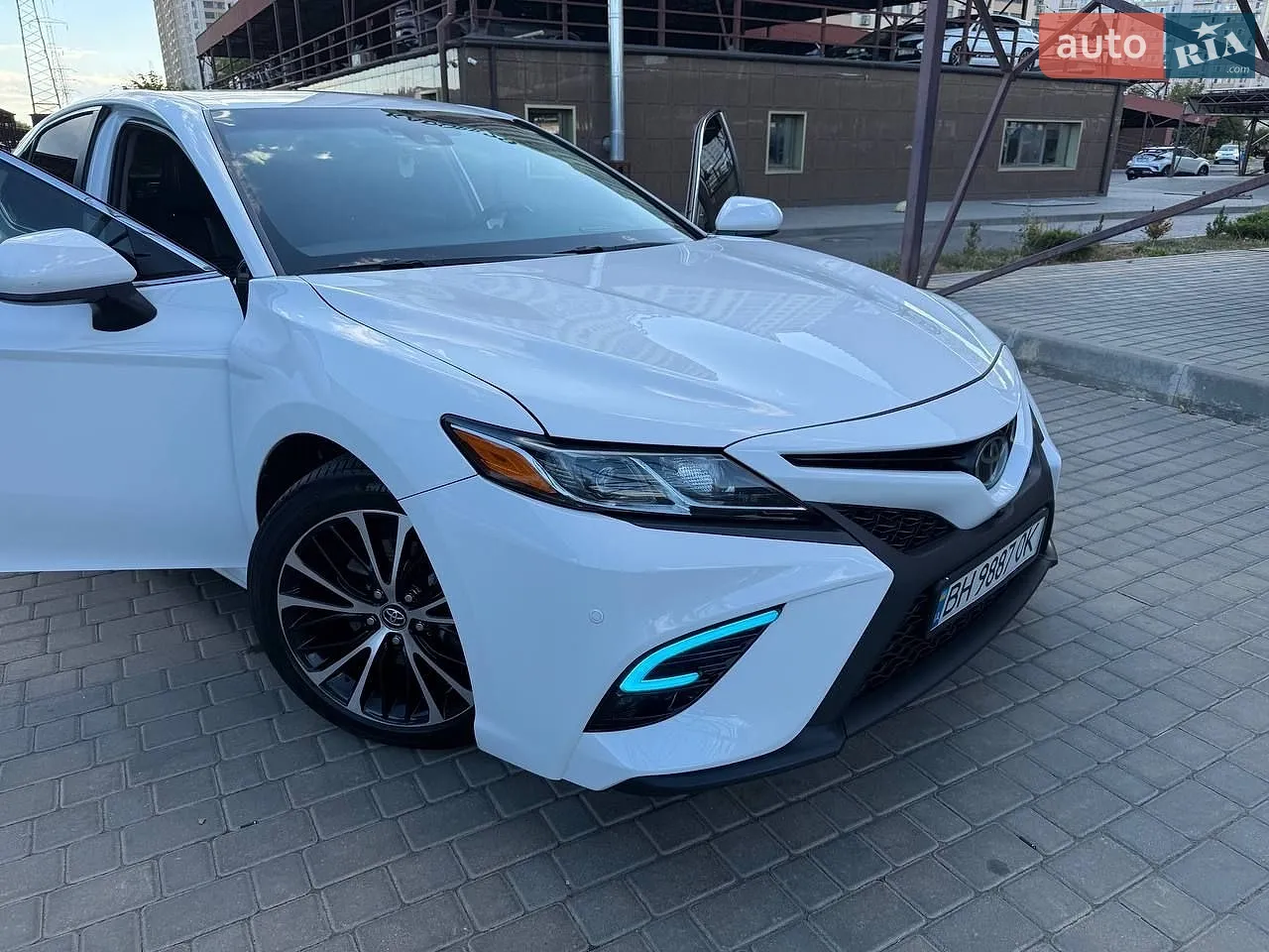 2019 Toyota Camry - мініатюра 9