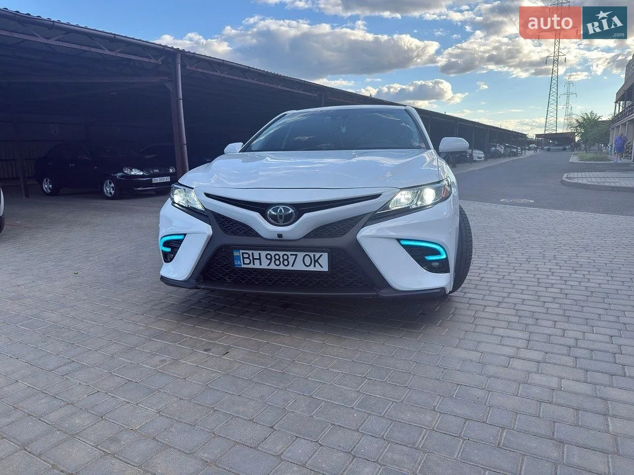 2019 Toyota Camry - мініатюра 2