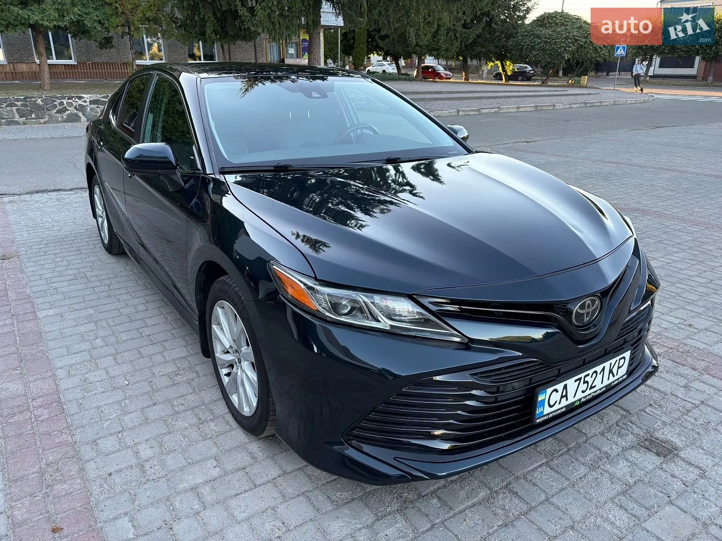 2019 Toyota Camry - мініатюра 3
