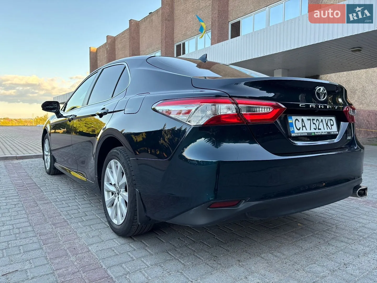 2019 Toyota Camry - мініатюра 16