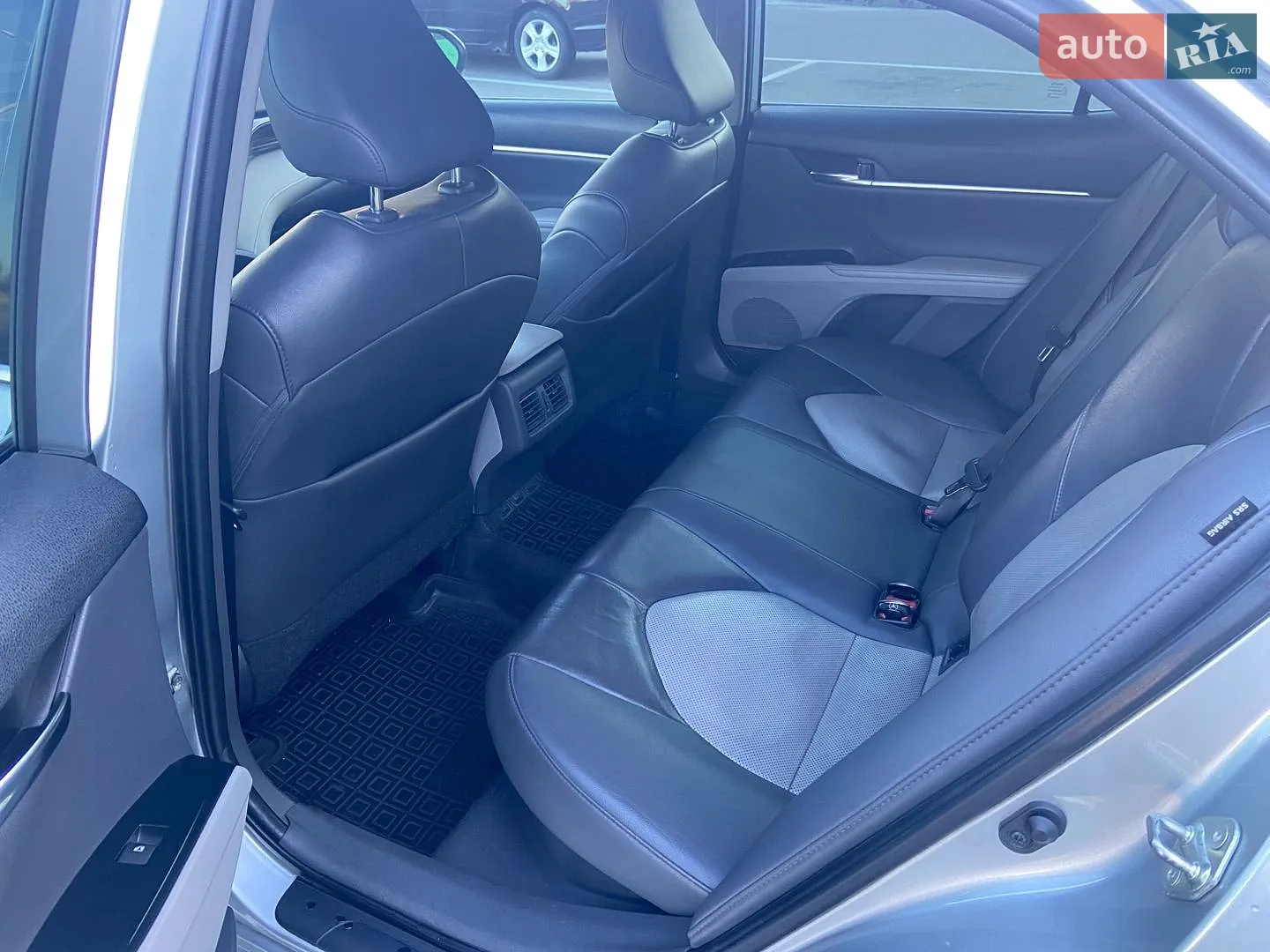 2020 Toyota Camry - мініатюра 17