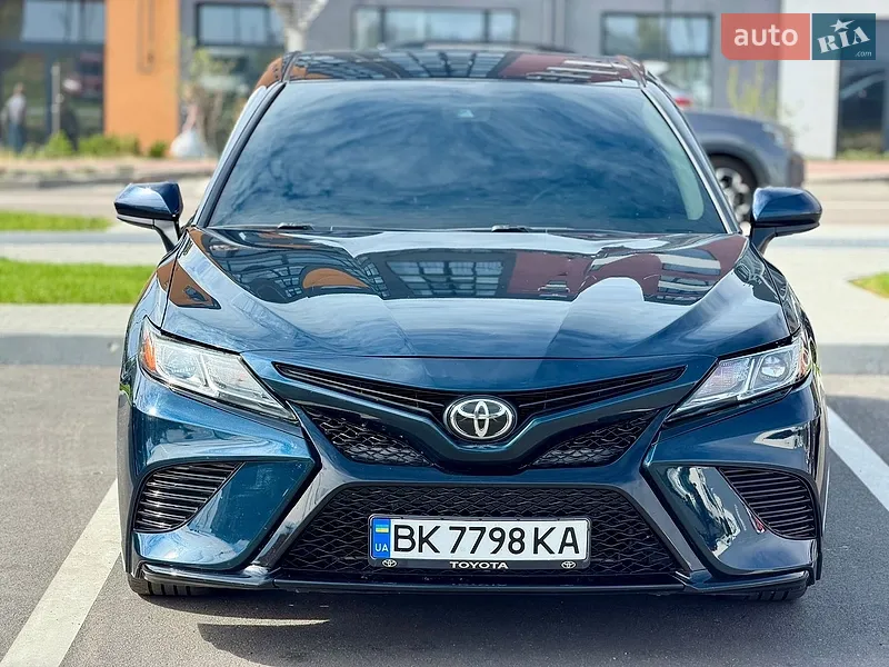 Toyota Camry 2021