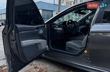 Toyota Camry 2021