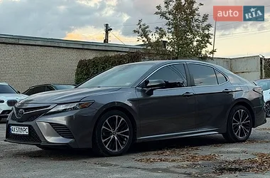 Toyota Camry 2021
