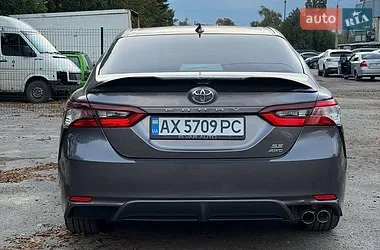 Toyota Camry 2021