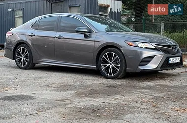 Toyota Camry 2021