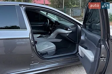 Toyota Camry 2021