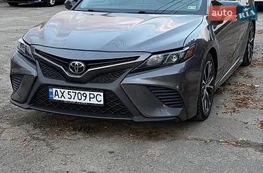 Toyota Camry 2021
