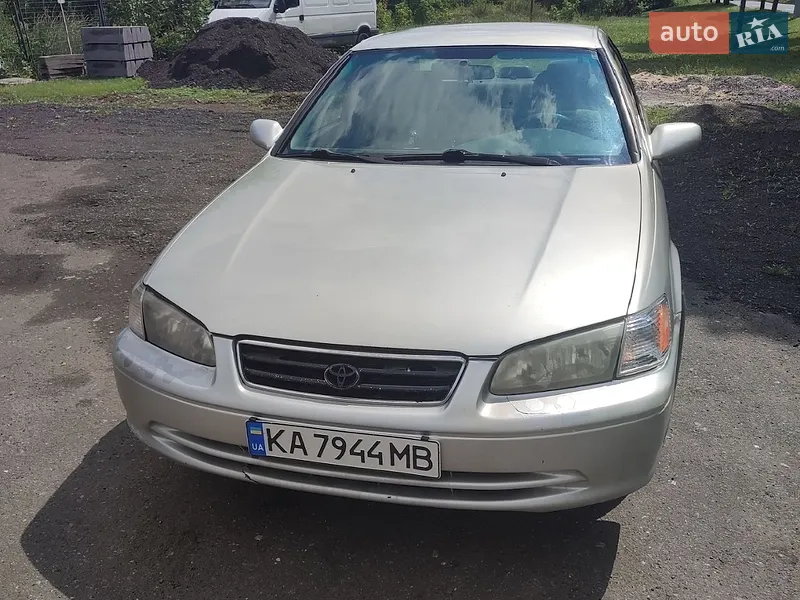 Toyota Camry 2000