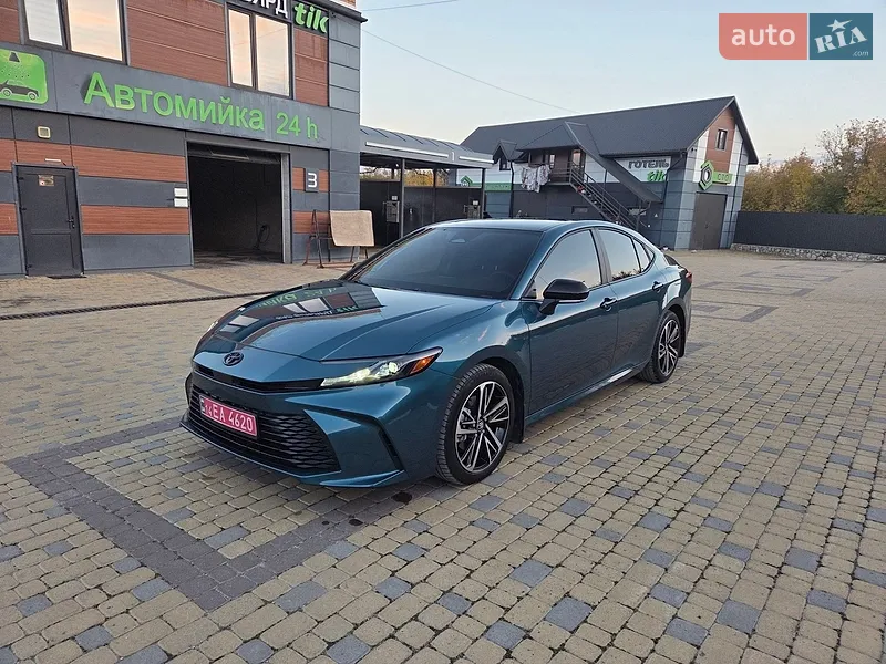 Toyota Camry 2025