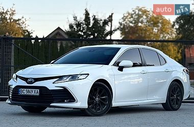 Седан Toyota Camry 2021 в Львові