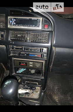 Универсал Toyota Carib 1993 в 