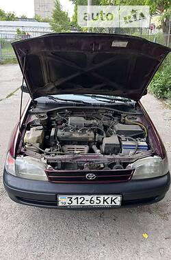 Седан Toyota Carina E 1994 в Києві