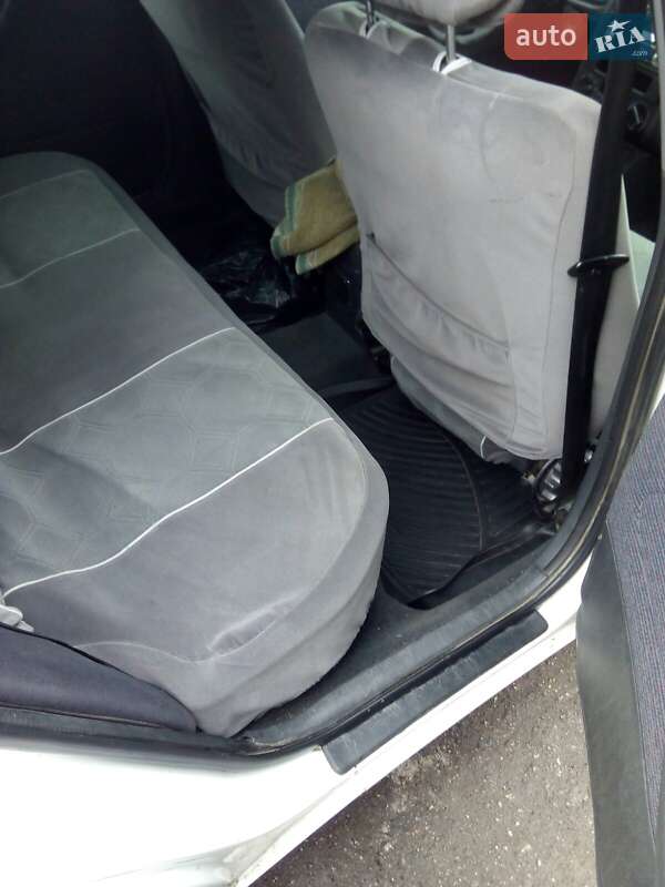 Седан Toyota Carina E 1995 в Кропивницькому