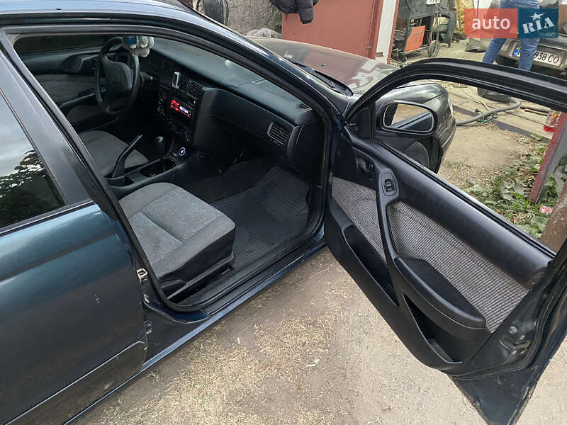 Седан Toyota Carina E 1993 в Белгороде-Днестровском