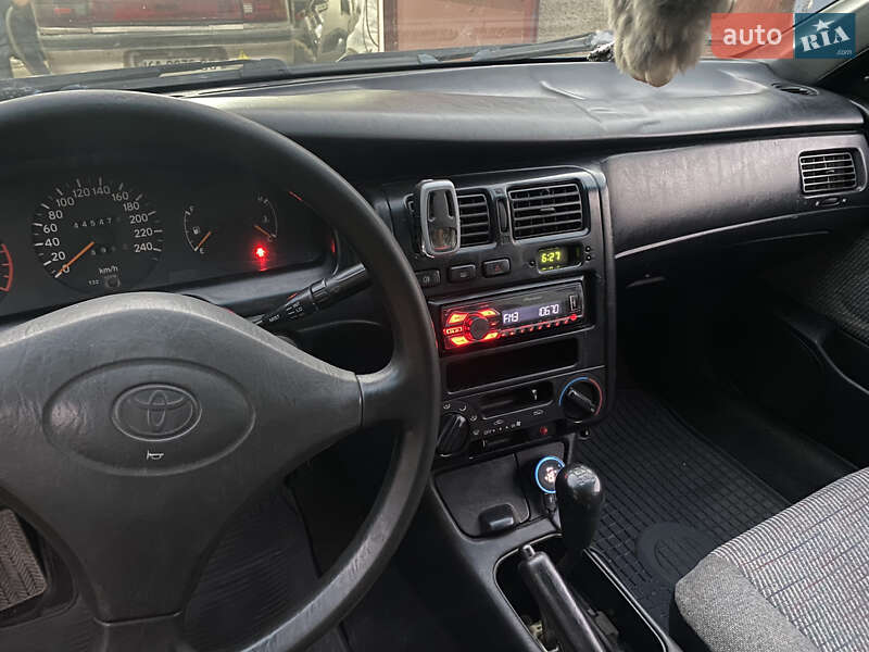 Седан Toyota Carina E 1993 в Белгороде-Днестровском