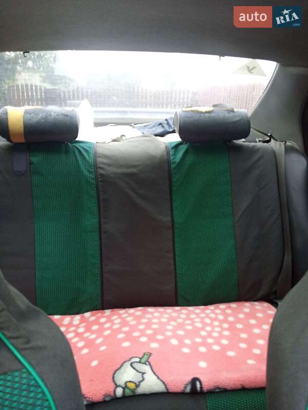 Седан Toyota Carina E 1993 в Остроге