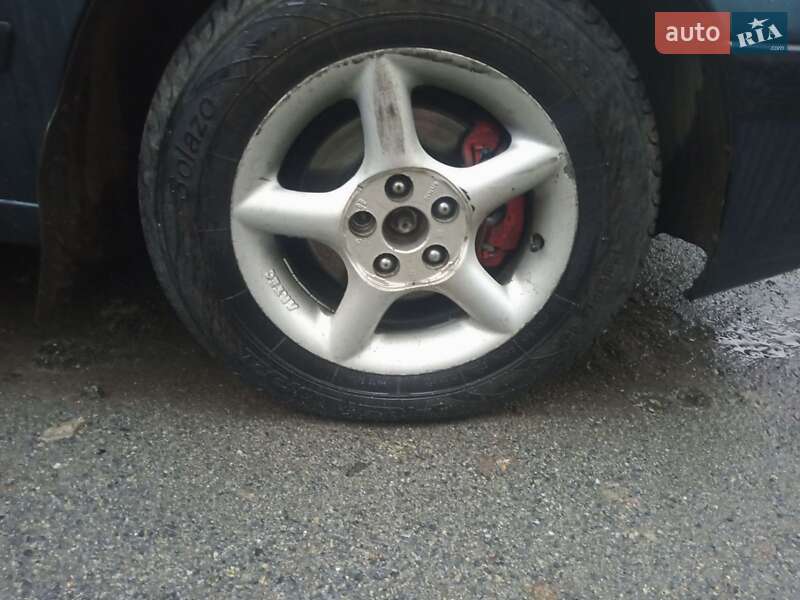 Седан Toyota Carina E 1993 в Остроге