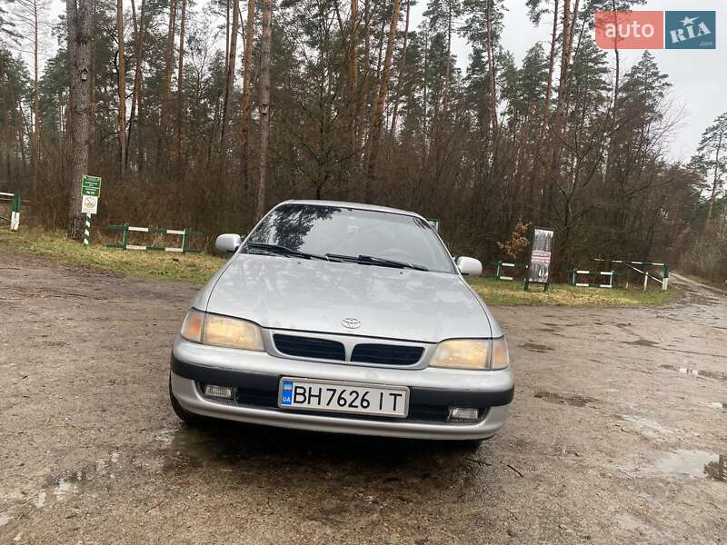Седан Toyota Carina E 1996 в Калиновке
