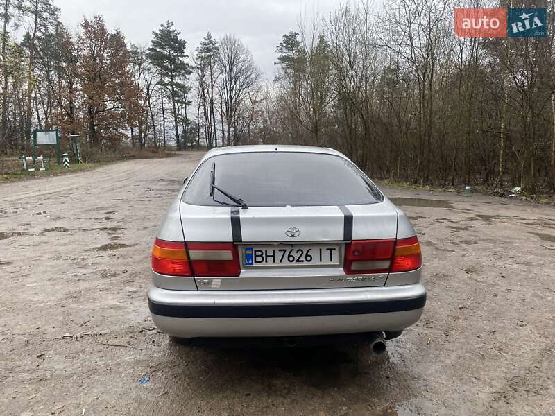 Седан Toyota Carina E 1996 в Калиновке