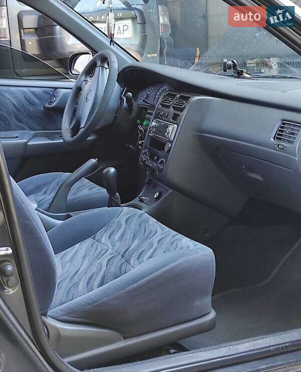 Універсал Toyota Carina E 1997 в Чернівцях