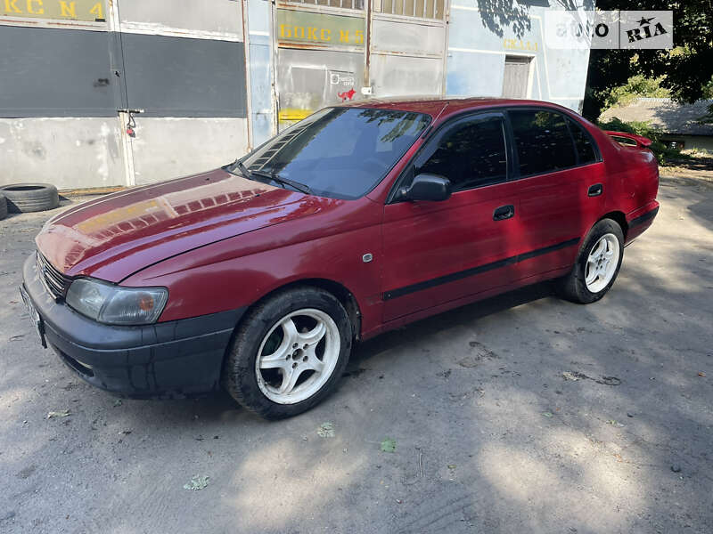 Седан Toyota Carina E 1995 в Рівному